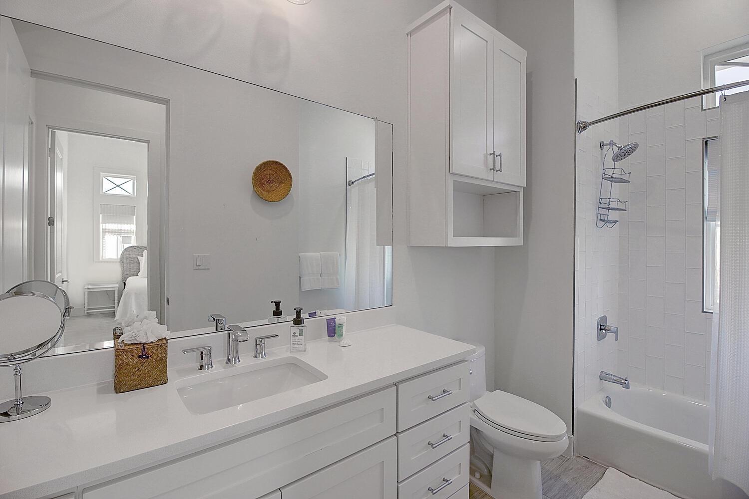 Shared Bathroom, 2nd floor