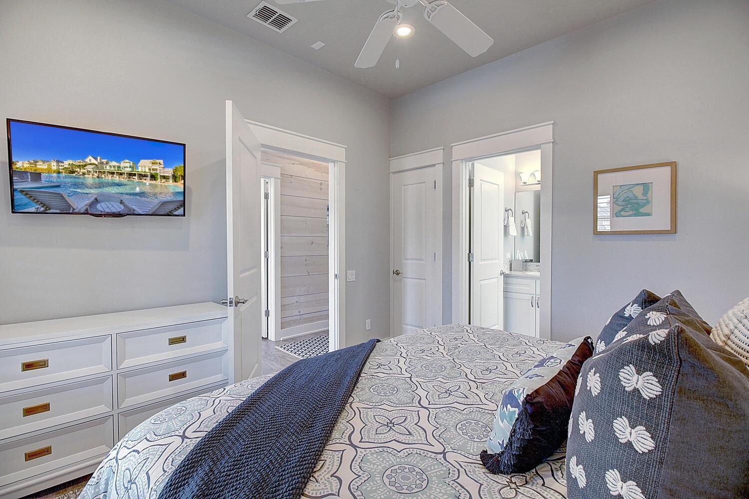 Primary King Bedroom, 1st Floor