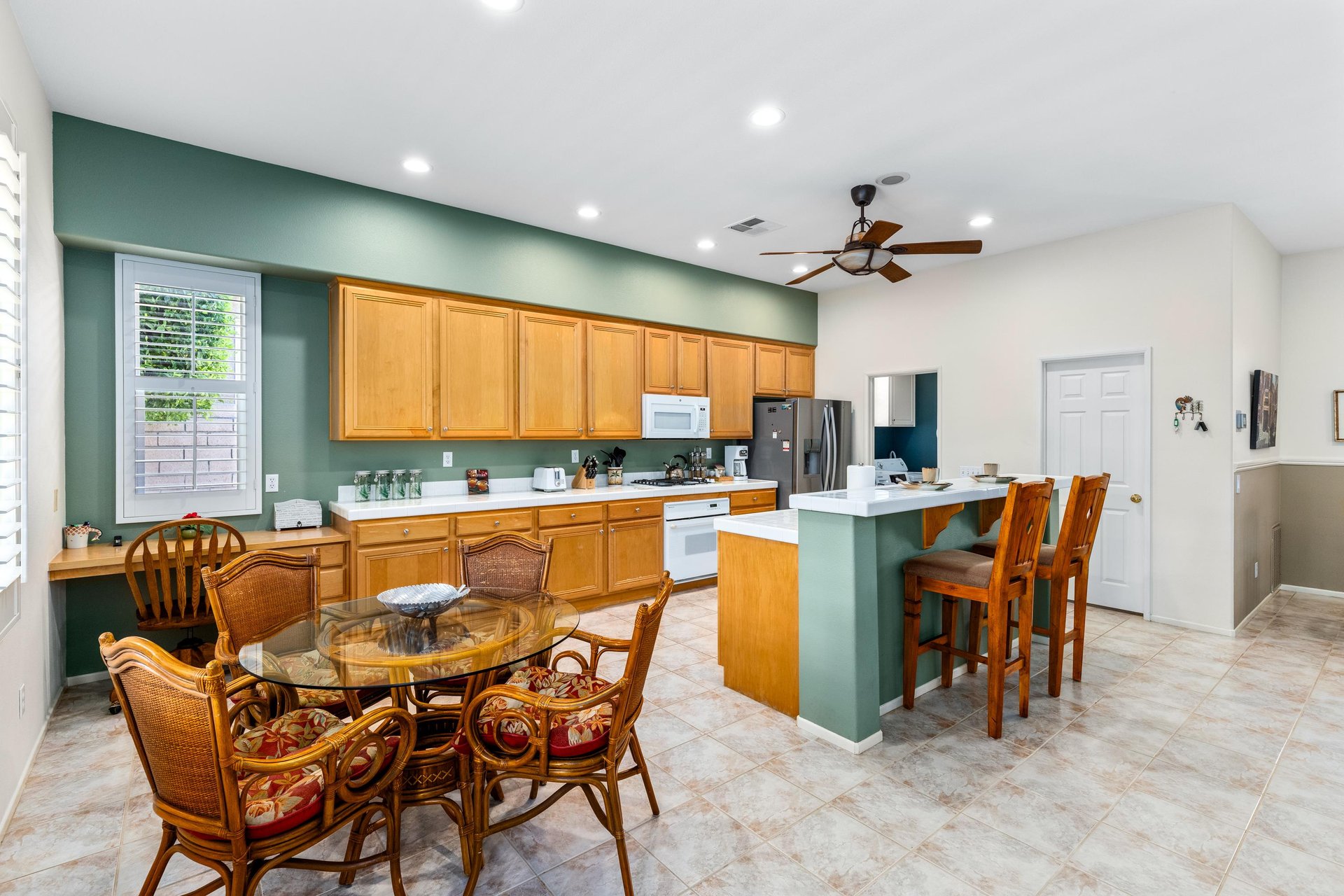 Additional dining space next to the kitchen, great for games or morning coffee