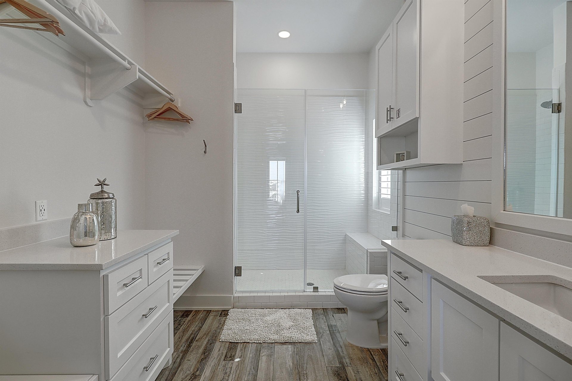 Primary King Bathroom, 3rd Floor