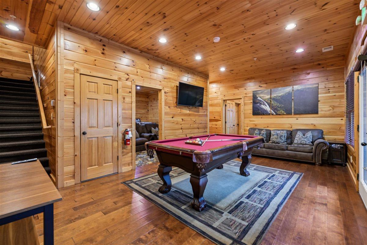 087Recreation Room