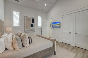 2nd Floor King Primary Suite