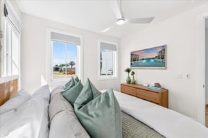 King Bedroom, 1st Floor