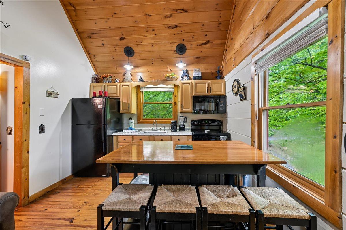 27Kitchen