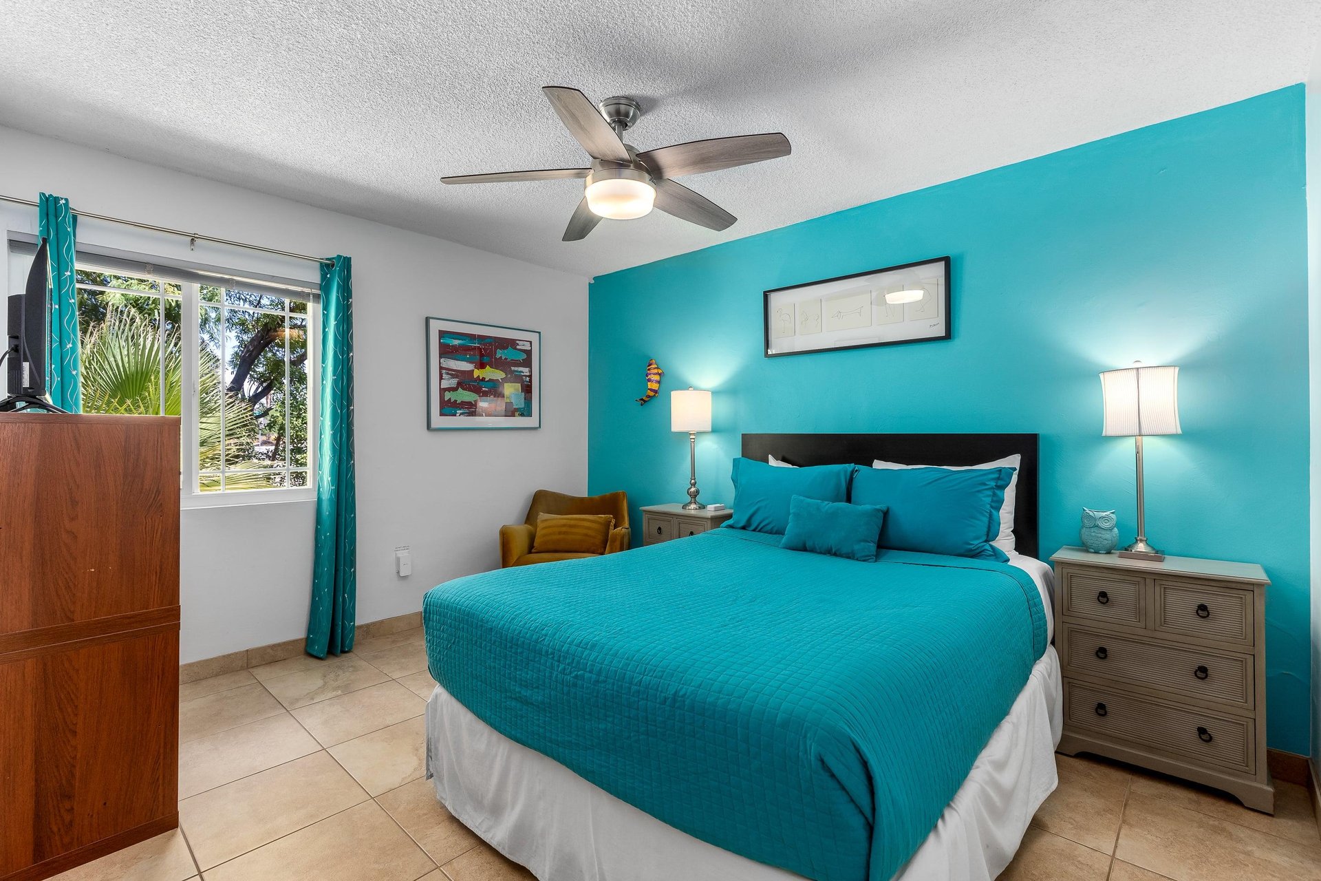 Guest bedroom