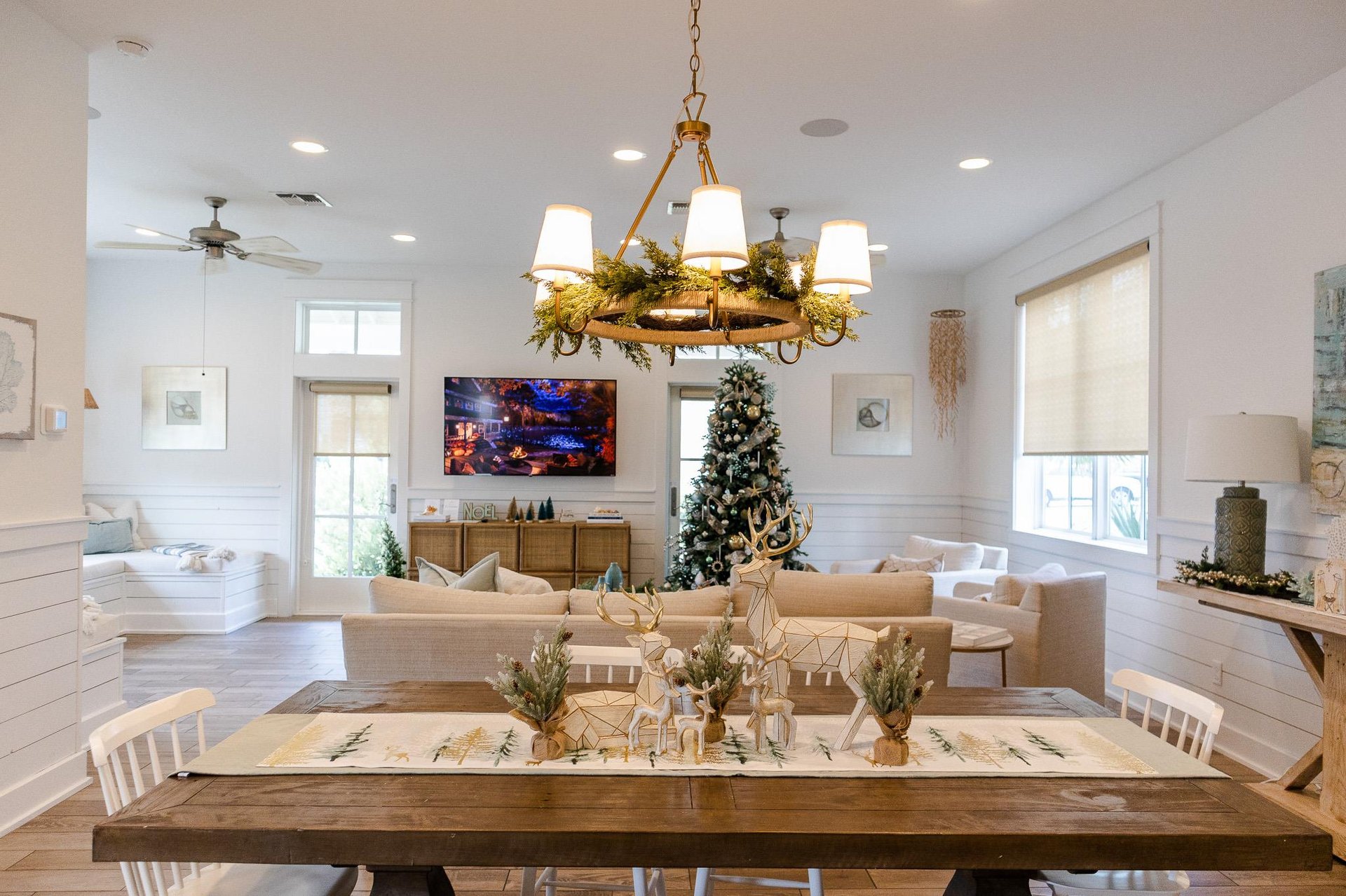 Christmas Decor, Living Room Seasonal Only