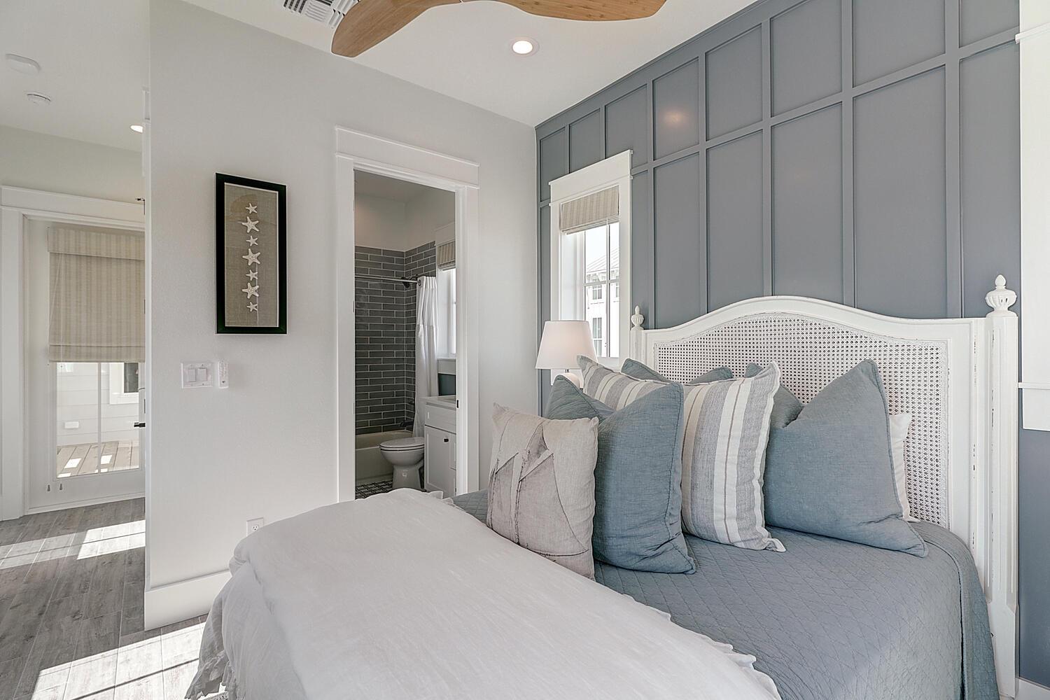 Detached Queen Suite, 2nd Floor