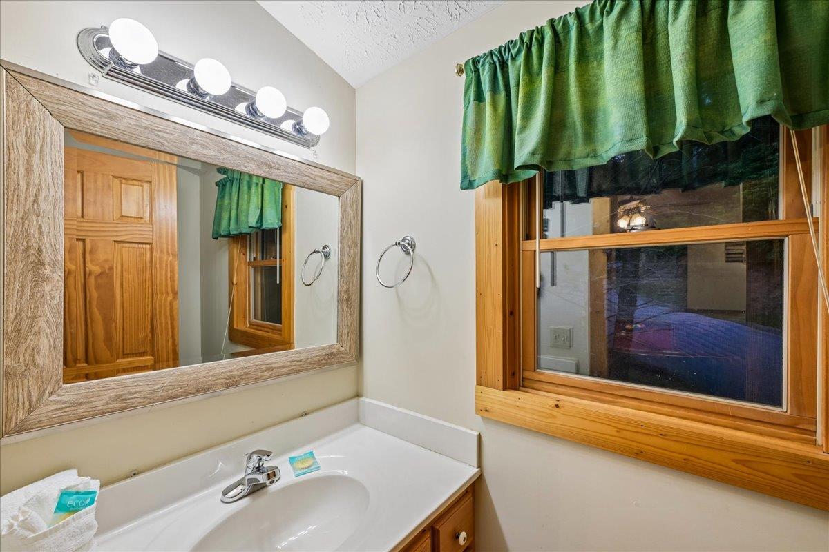 31Powder Room