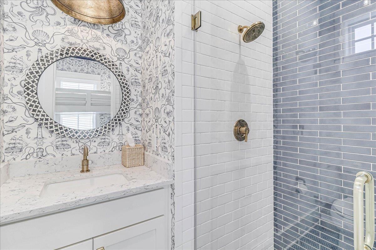 Bunk Bathroom, 1st Floor