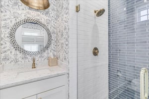 Bunk Bathroom, 1st Floor