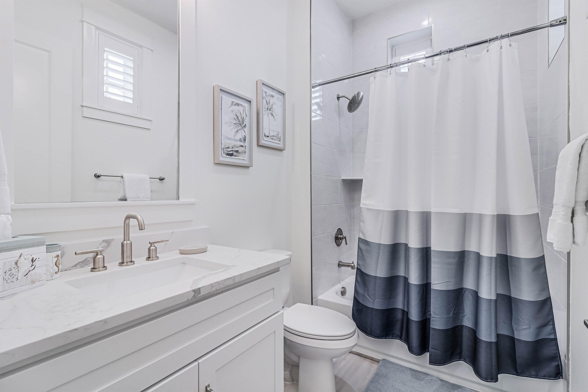 Second King Bathroom