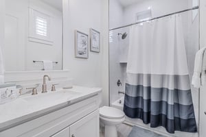 Second King Bathroom