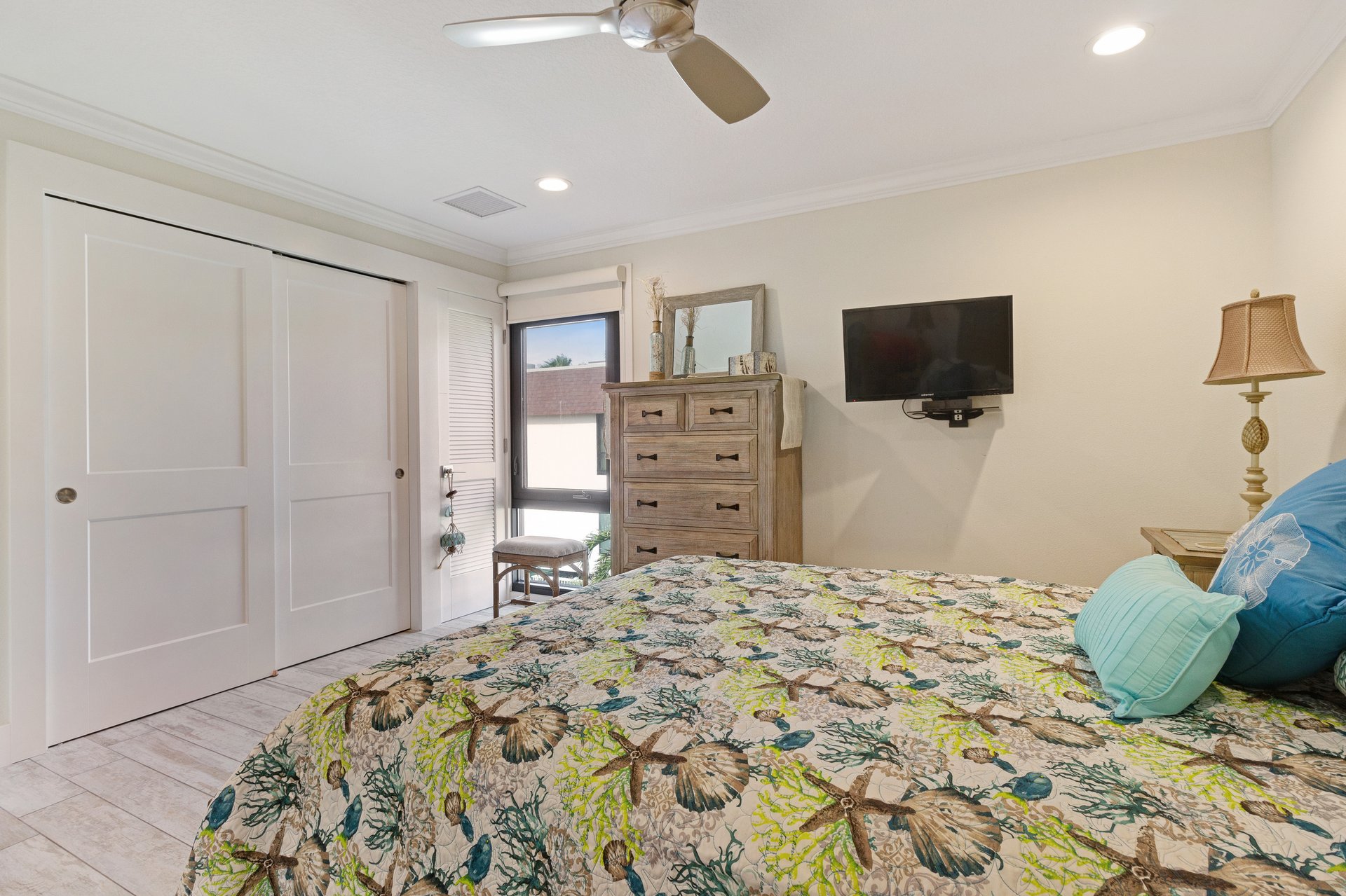 Waters Edge 208 S 25