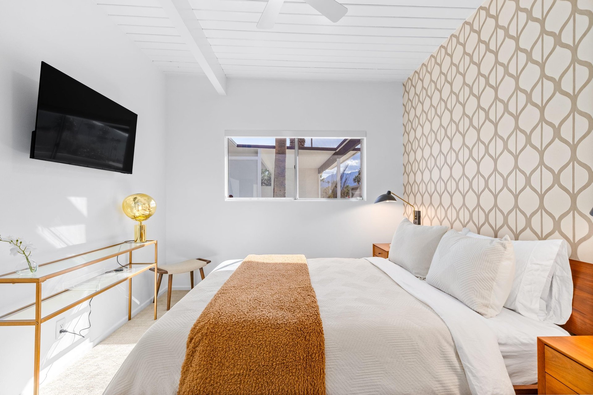 Guest bedroom