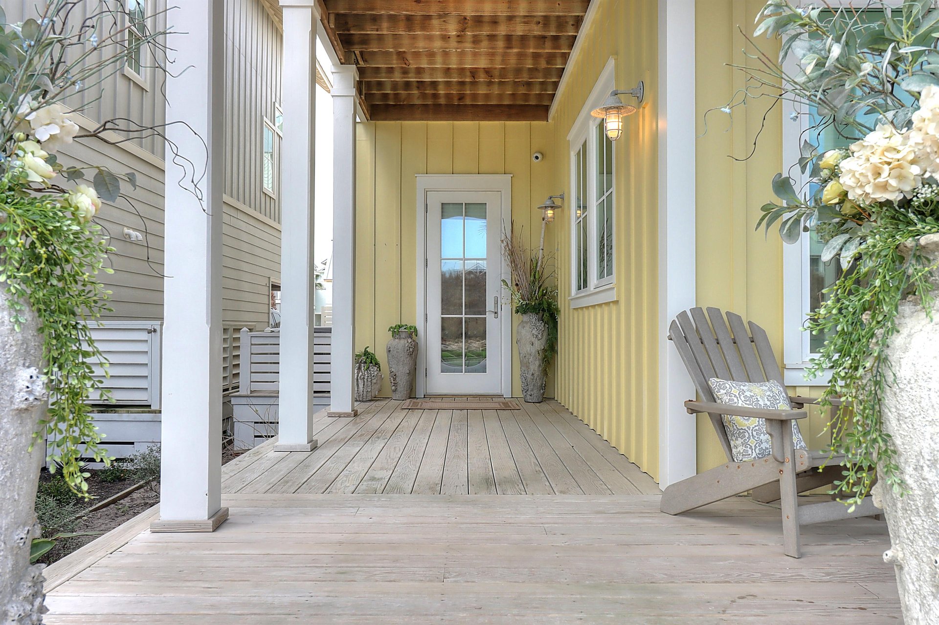 Front Porch, 1st Floor