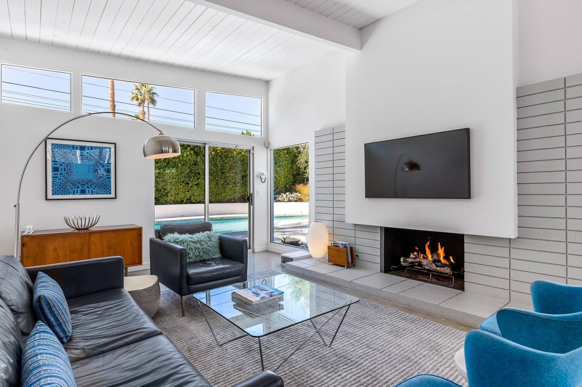 Timeless midcentury living space