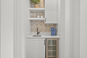 Wet Bar, 3rd Floor