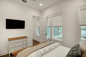 Queen Bedroom with private bath, 2nd Floor