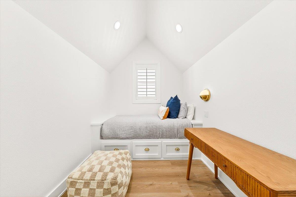 Third Living Room Twin Nook, 3rd Floor