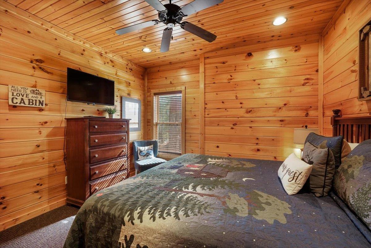 32Bedroom