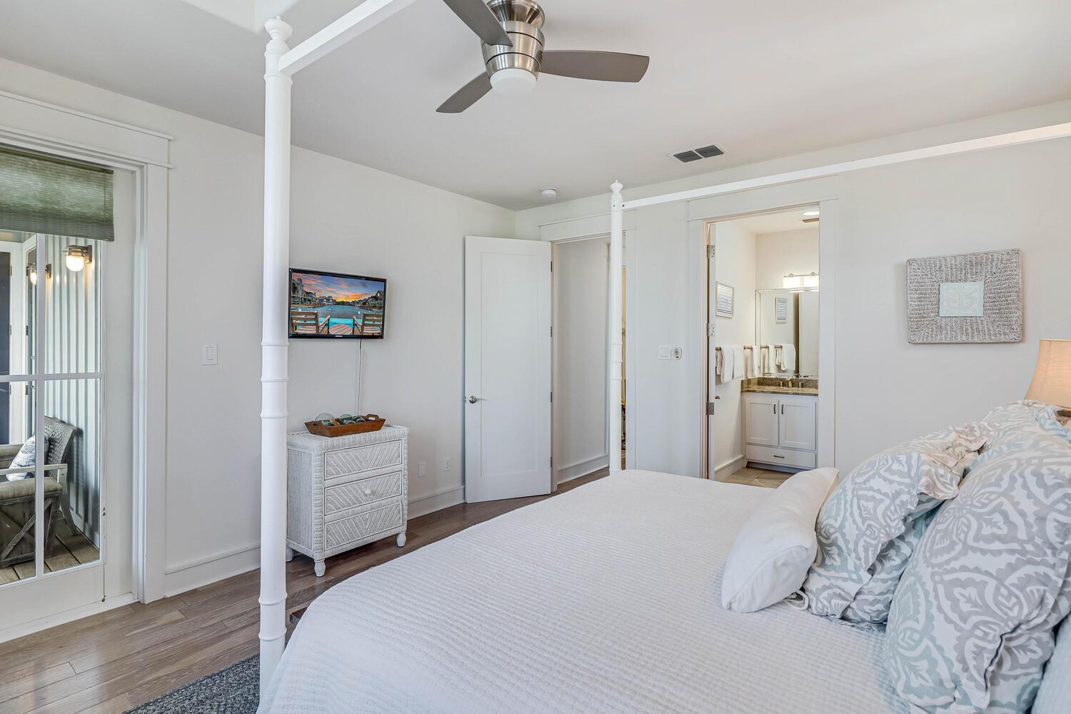 King Suite, 2nd Floor