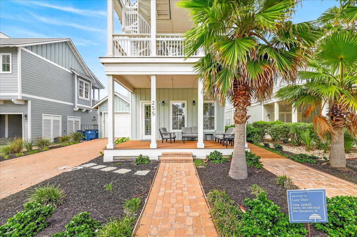 1st Floor, Front Porch
