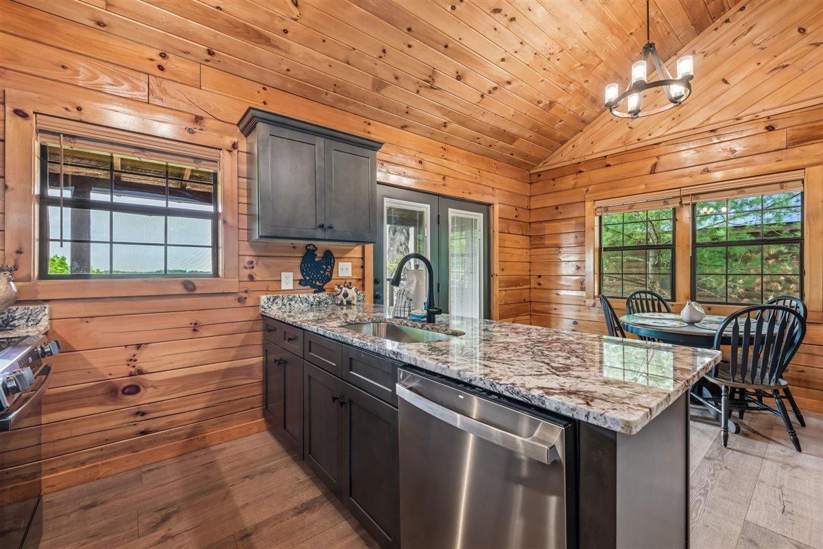 25Kitchen
