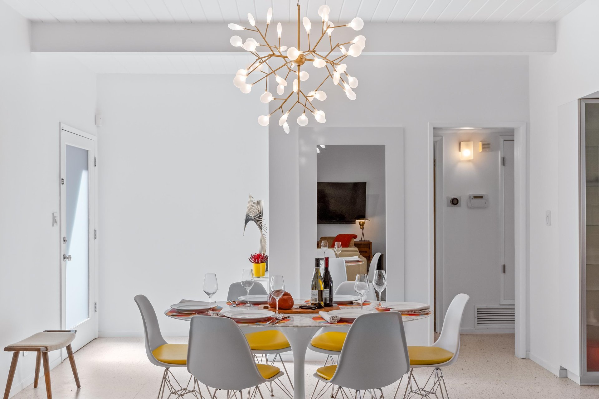 Elegant dining for 6