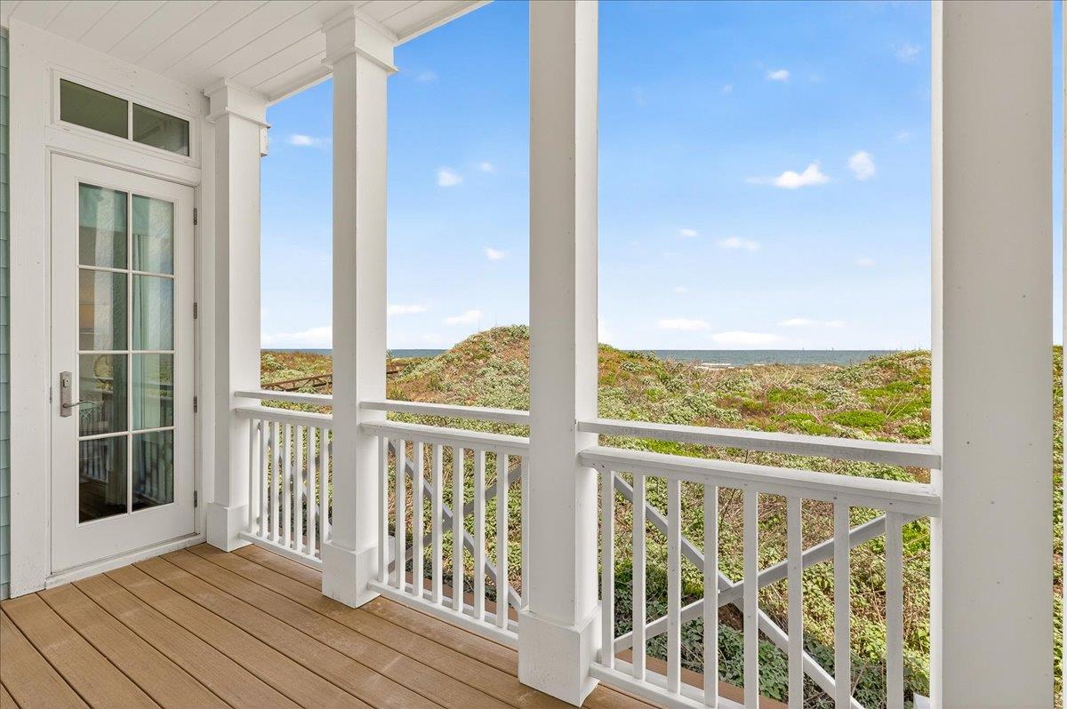 Shared Balcony, 2nd Floor