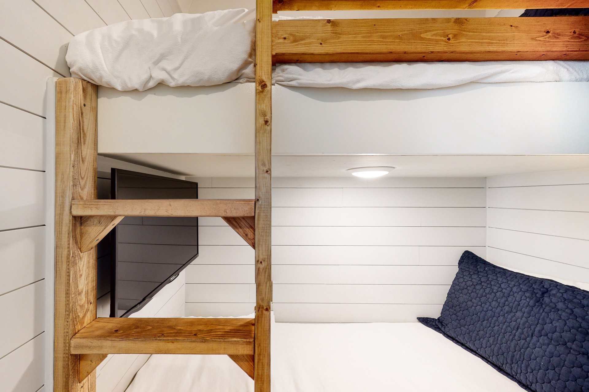 Top of the Gulf 707 18