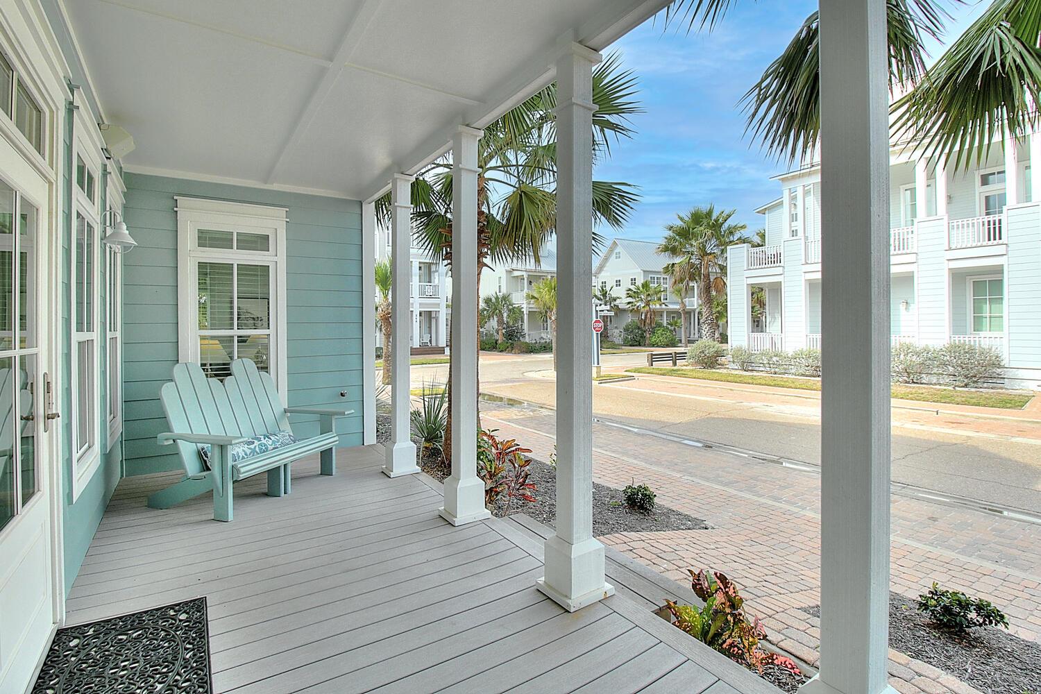 1st Floor, Front Porch