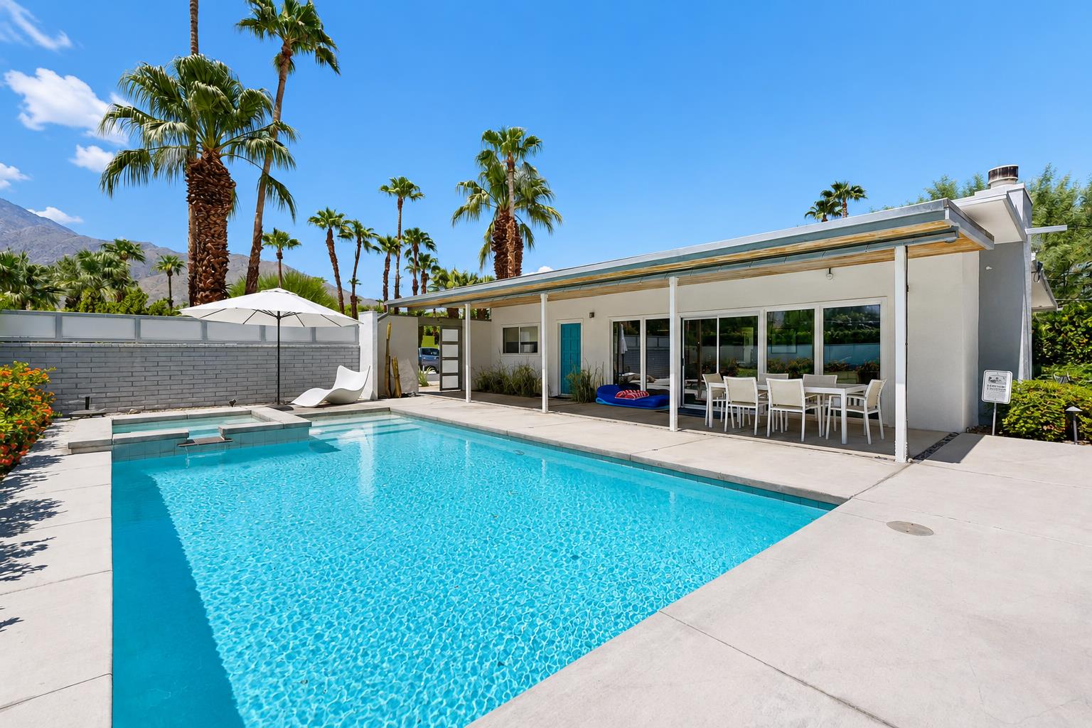 Enjoy outdoor, poolside dining