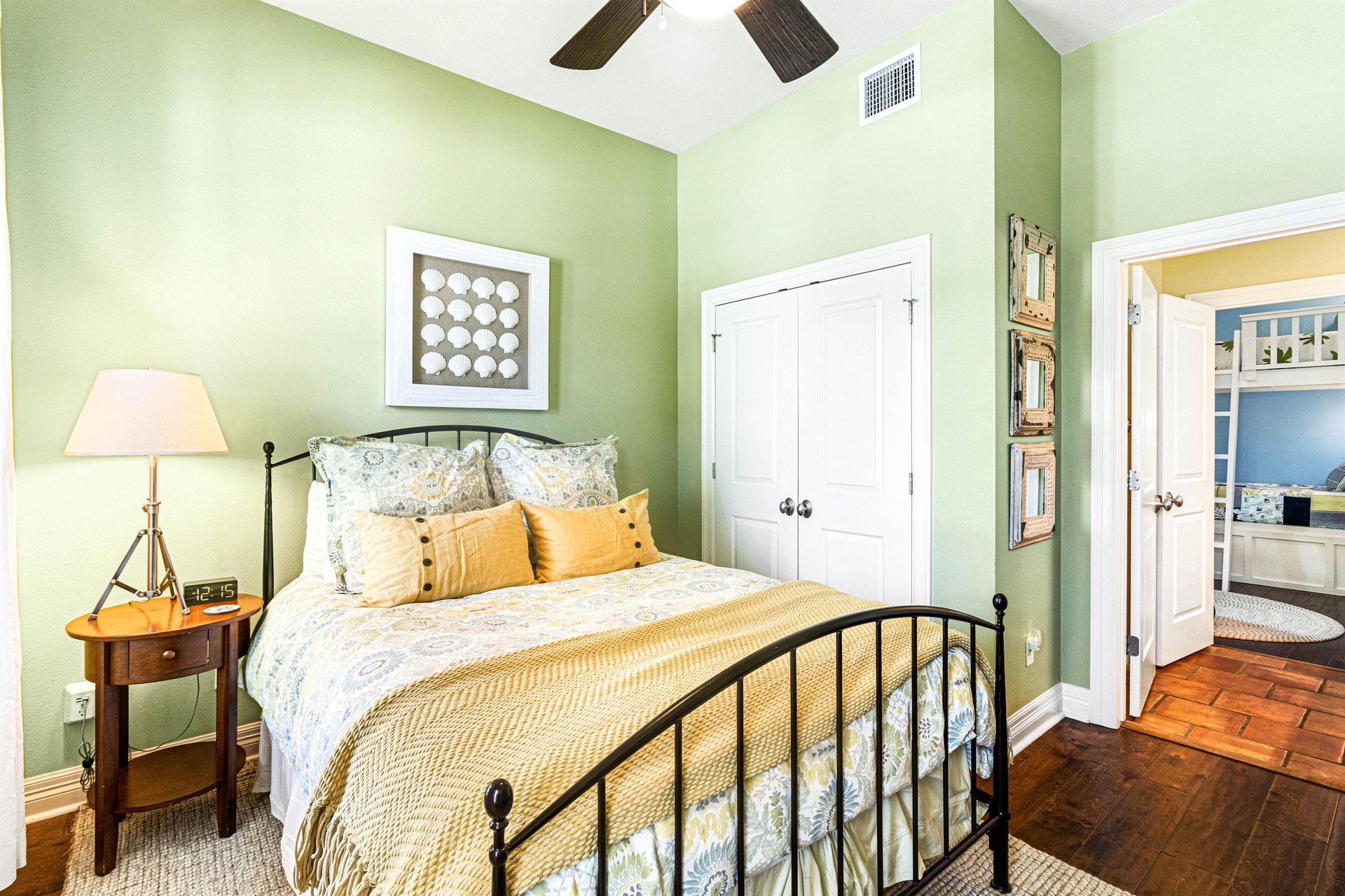 Queen Bedroom, 1st Floor