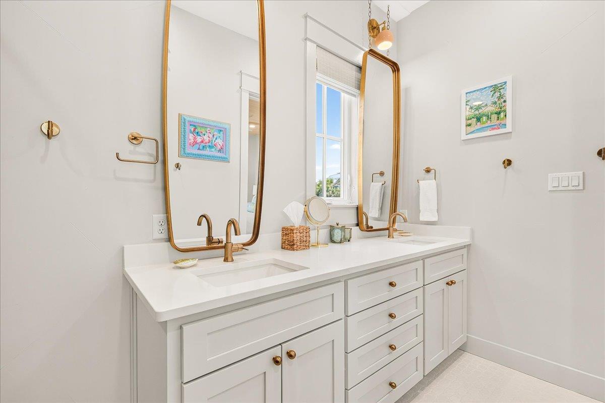 Primary King Ensuite, 1st Floor