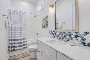 1st Floor, Second King Bathroom