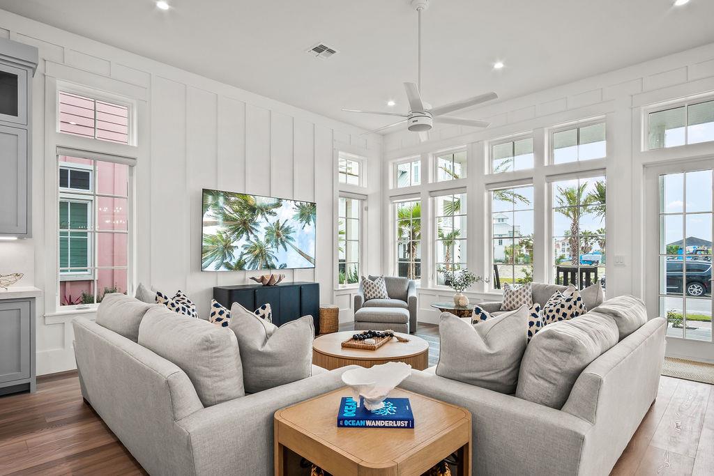 1st Floor, Living Room