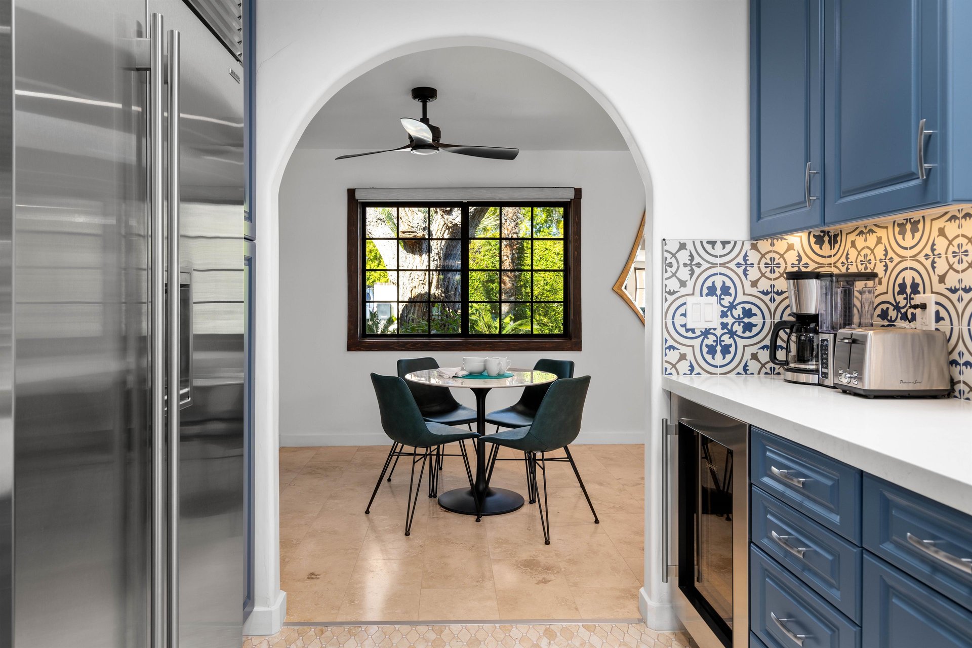 Side breakfast table