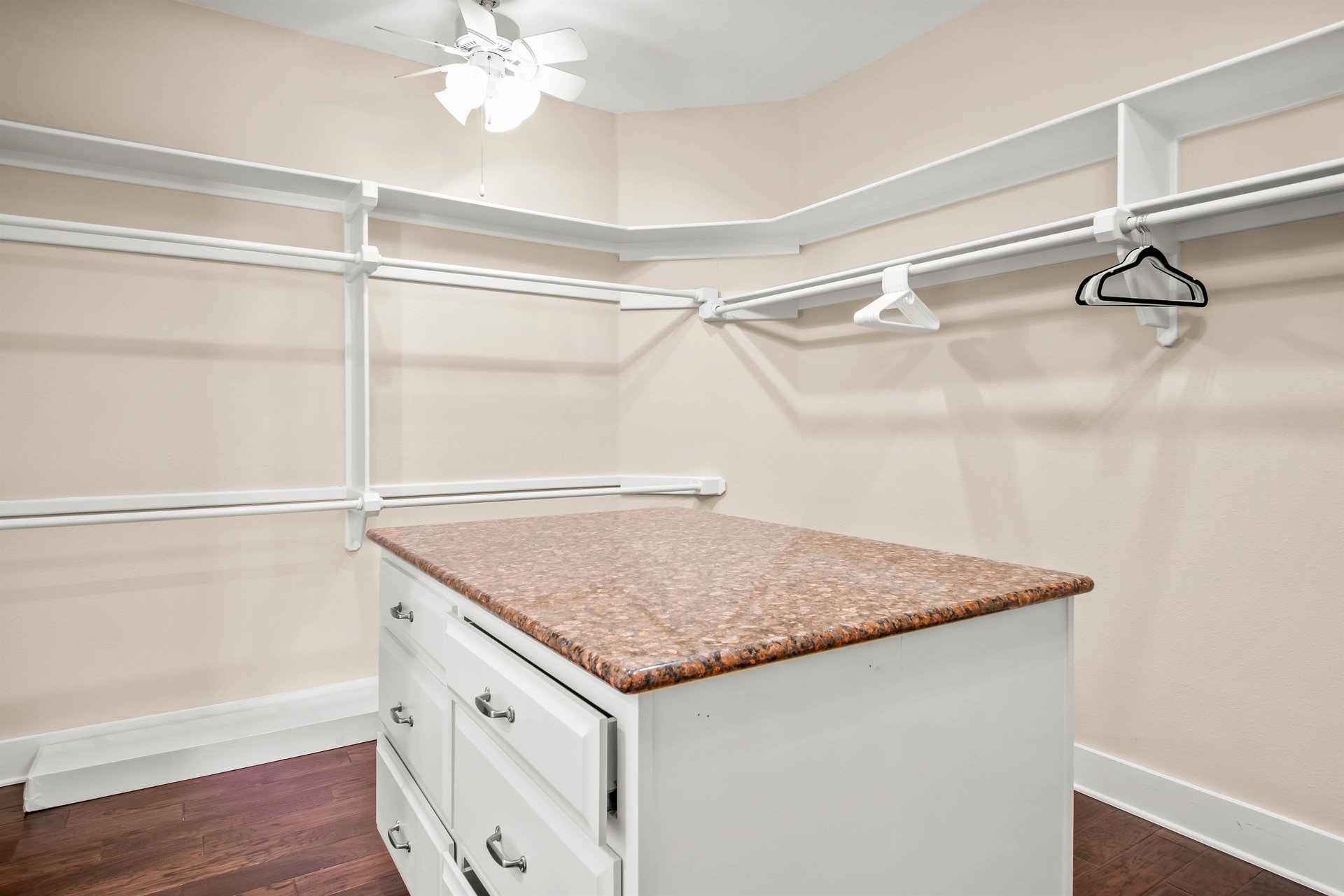 1st King Suite Bathroom, 3rd Floor