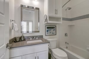 2nd King Bathroom, 2nd Floor