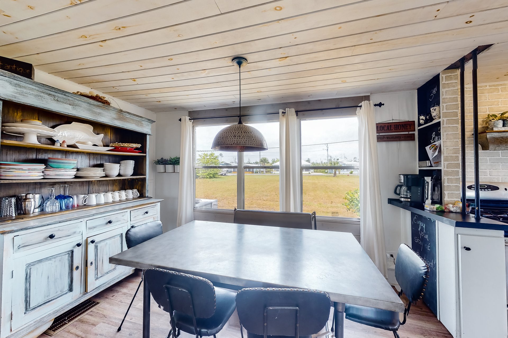 3rd Street Beach Retreat 6