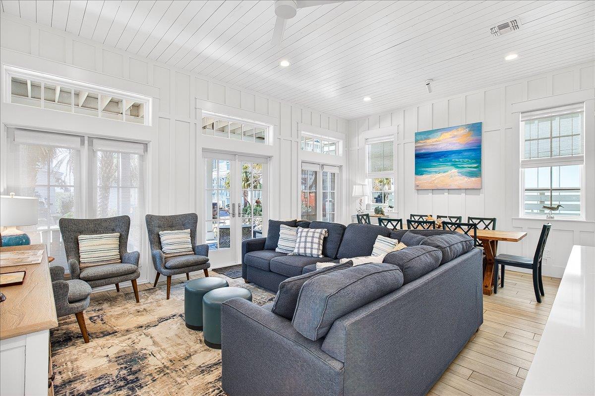 1st Floor, Living Room