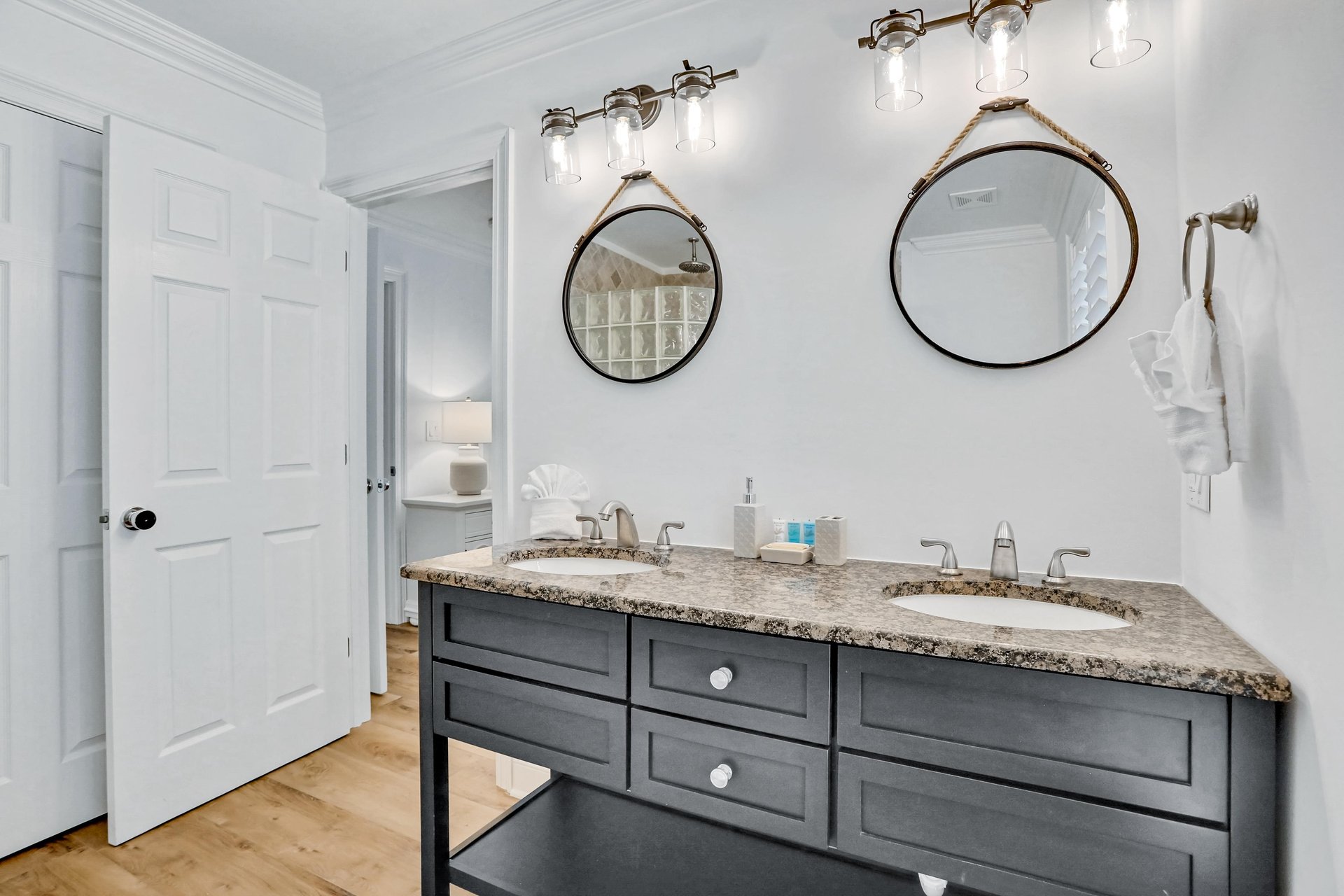 Venus on Vacation 30