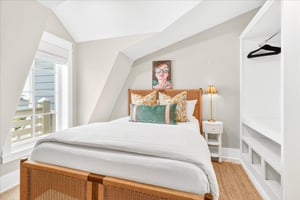 2nd Floor, Queen Bedroom
