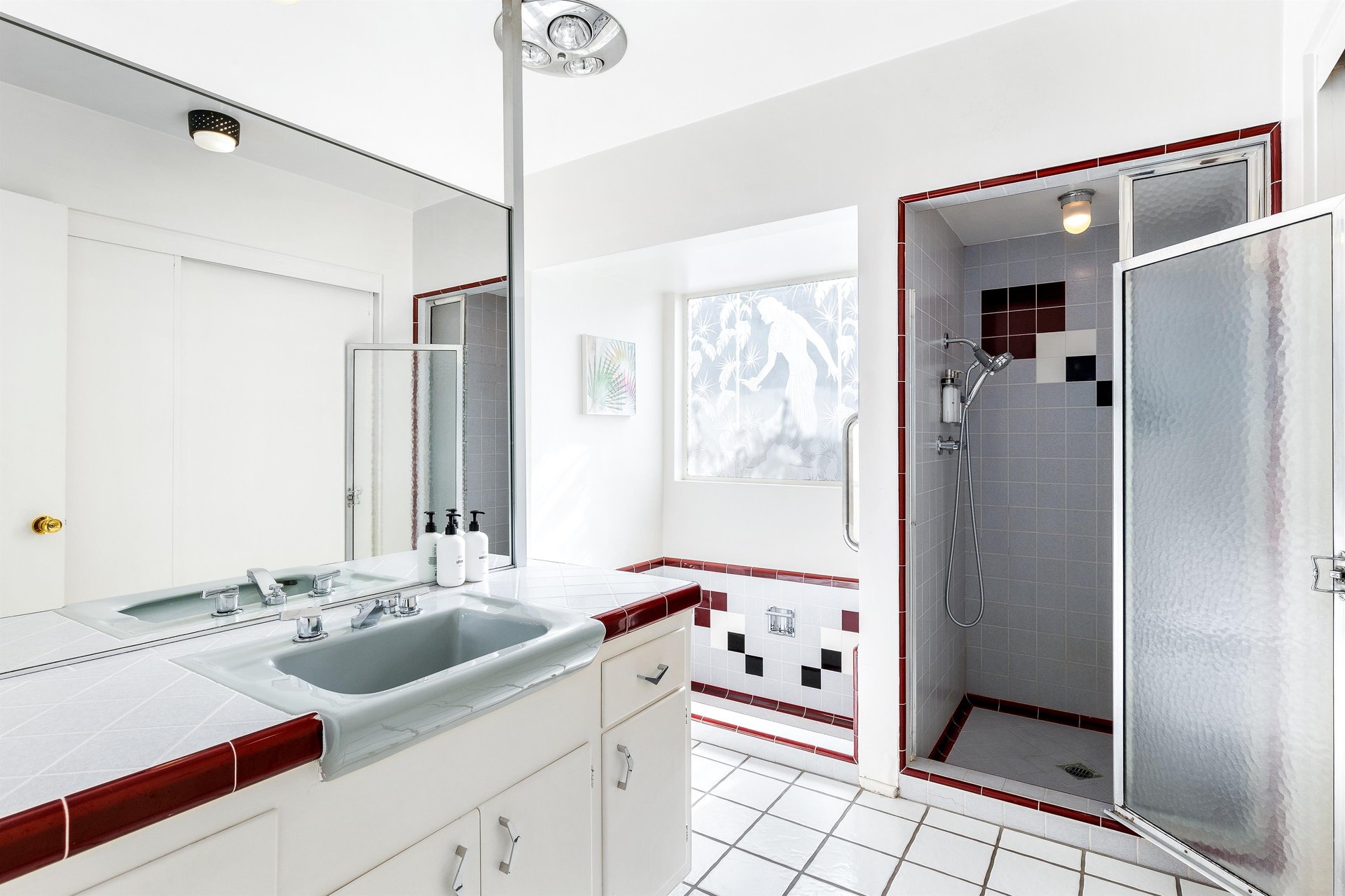 Bright and sparkling guest bathroom