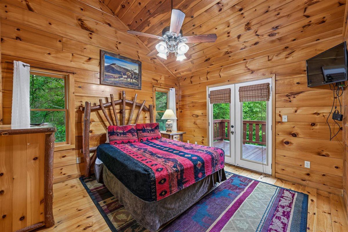 048Bedroom