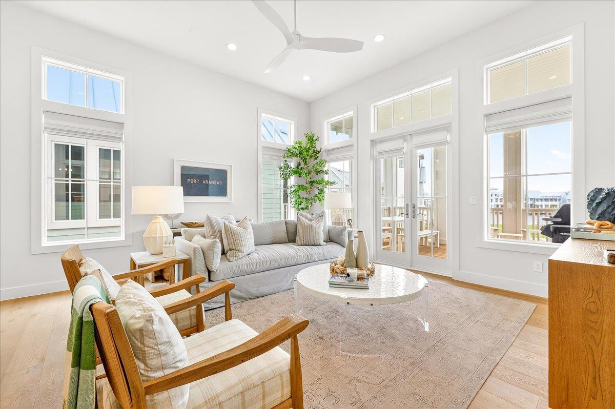2nd Floor, Living Room