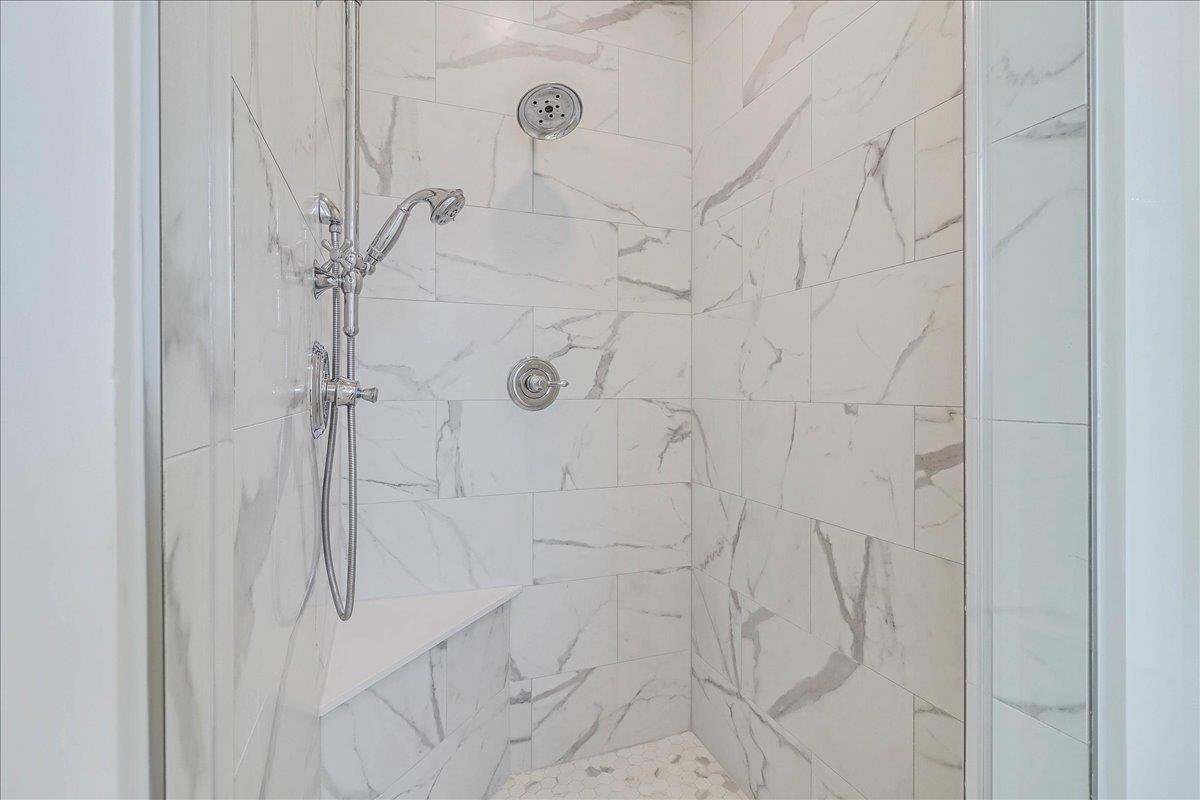 Primary King Bathroom, 3rd Floor