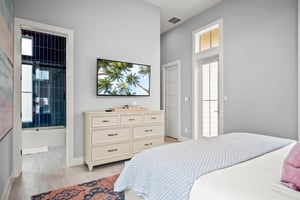 King Bedroom, Ground Floor