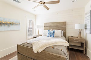 Queen Bedroom, 3rd Floor