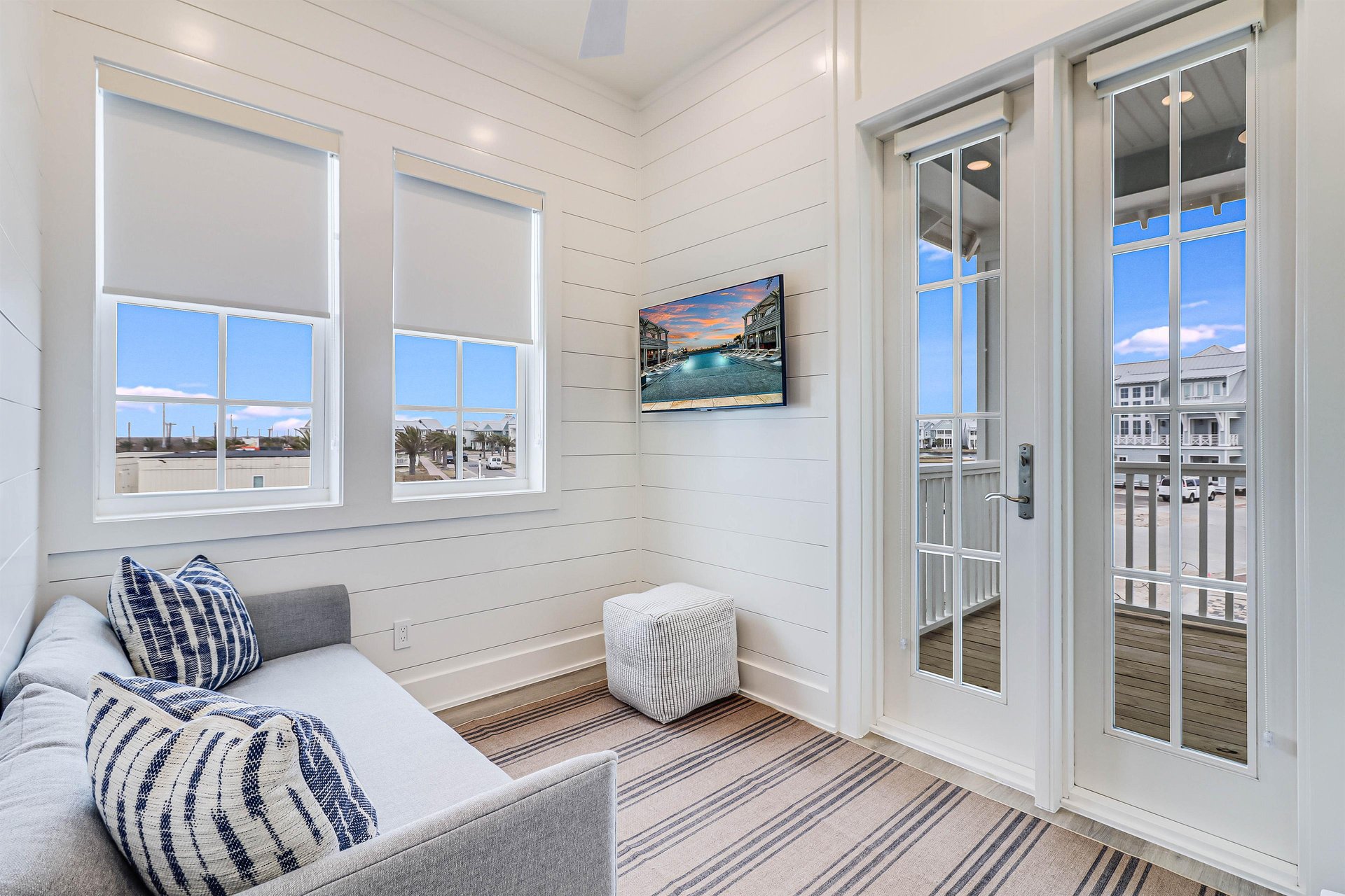 Living Area, 2nd Floor